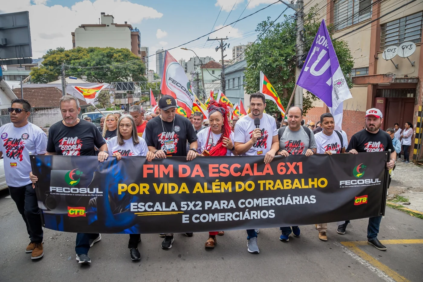 Caminhada de comerciários nas ruas pela redução da jornada